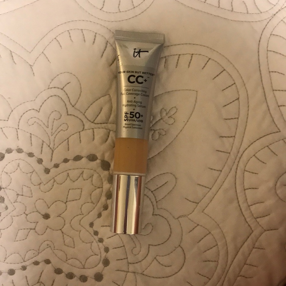 IT cosmetics foundation